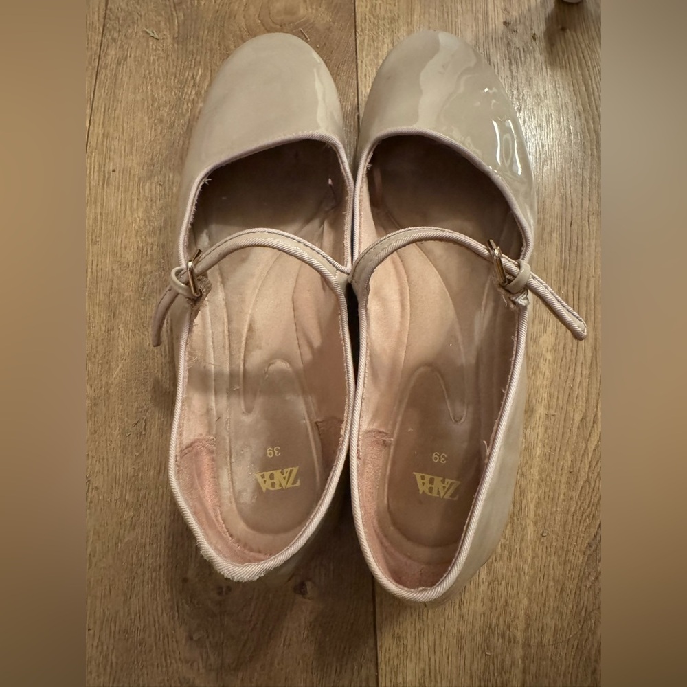 Zara Women's Cream Mary Jane Shoes - Picture 2 of 6